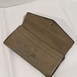 LV Wallet