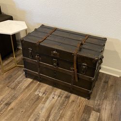 Large Vintage Steamer Trunk 