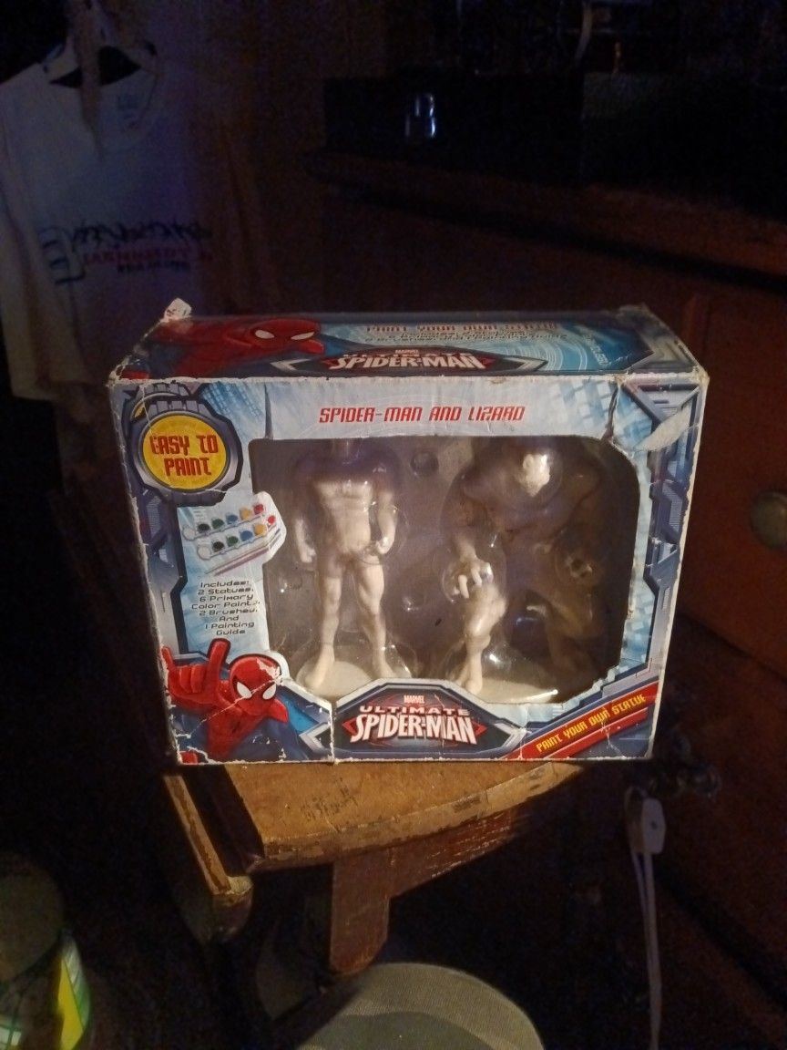 Spider Man & Lizard Paint Set Never Opened.