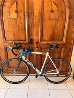 Scattante road bike 57cm