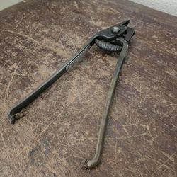 Vintage Strap Cutter