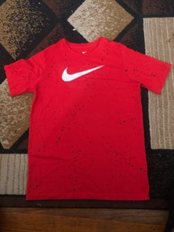 NIKE DRI FIT TSHIRT SIZE XL BOYS