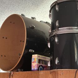 Drum sets 