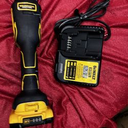 Dewalt Multi tool xR ,bateria2.0 Y Cargador $108