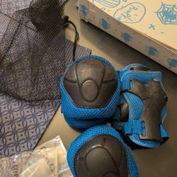 Penny Skateboard With Protective Pads (Skateboard Is Not Very Fast, More Pretend Play)