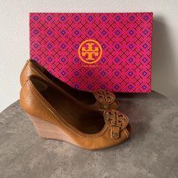 Toryburch Open Toe Wedge Size 6