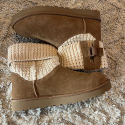 Size 10 Women’s UGG Mini Classic Solene Boot