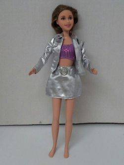 Vintage 2001 Barbie doll