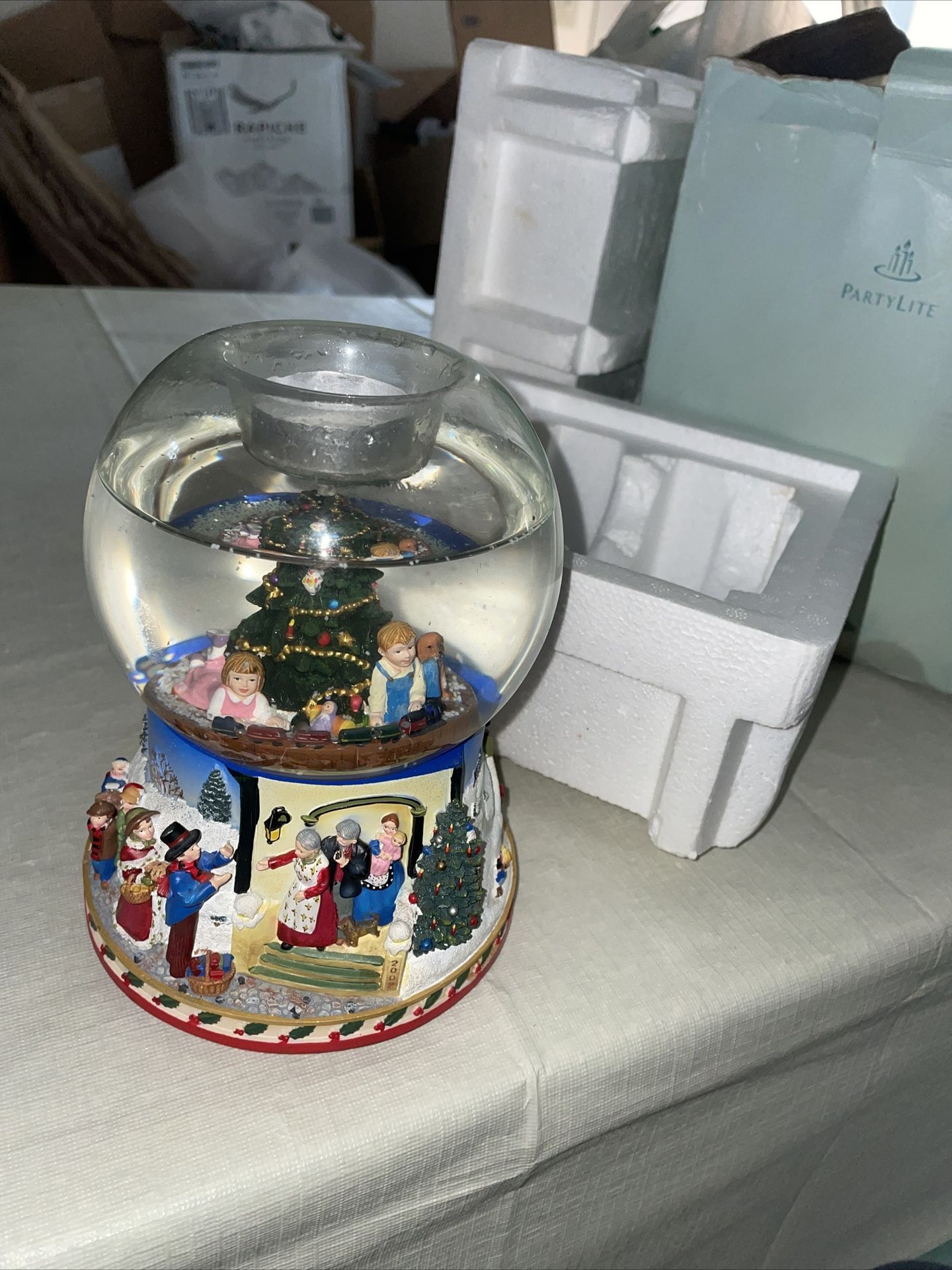 Ornate 7" Partylite Musical Christmas Tree Tealight Snow Globe 2002 vtg kids
