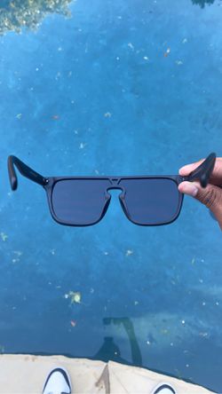 Louis Vuitton Waimea Round Sunglasses for Sale in Lathrup Village, MI -  OfferUp
