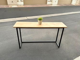 Industrial Wood and Metal Console Table
FREE DELIVERY 🚚