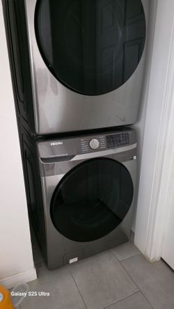 Samsung Washer and dryer use like new berry good conditions