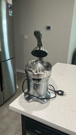 The Citrus Press Pro Juicer