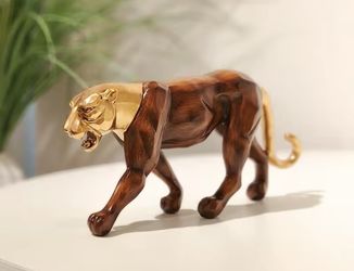 Golden Wood-Grain Leopard Sculpture Resin Ornament, Light-Luxury Decorative Accent for Bedroom, Living Room, Study or Office