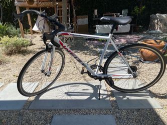 WEIZE Road Bike with Shimano Drivetrain