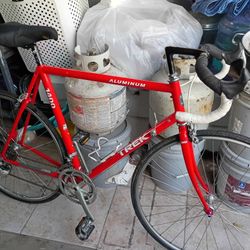 Trek E9 Serie 700 Alloy Bicycle 