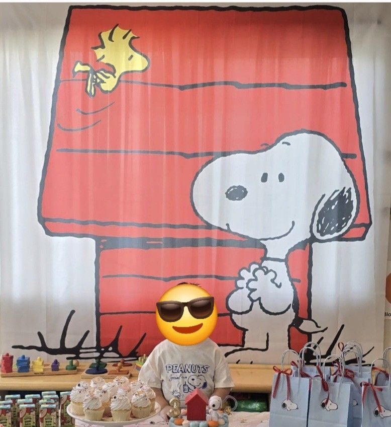 Snoopy Backdrop