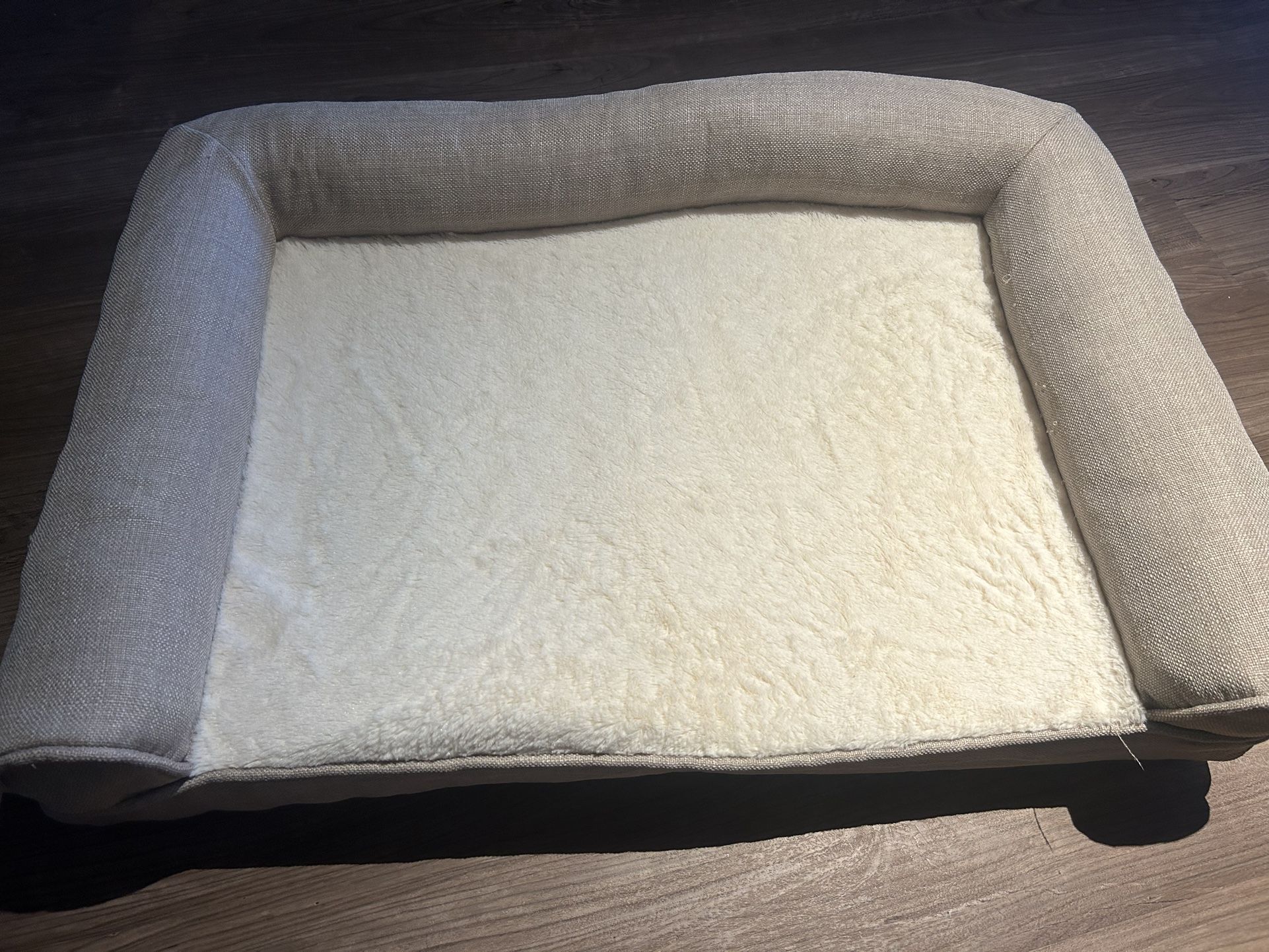 $20 Fluffy & Comfy Never Used Doggy Bed