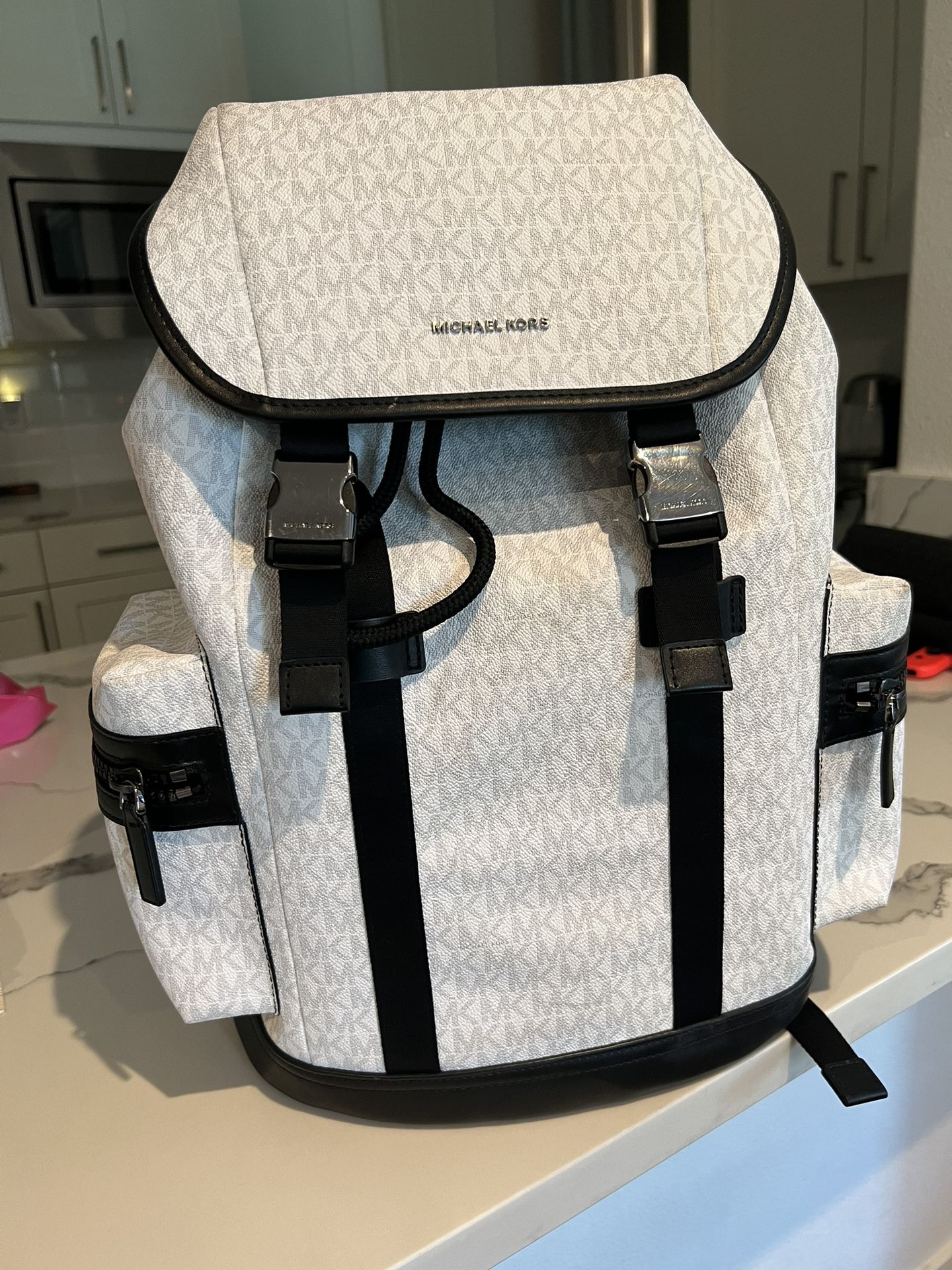 Michael Kors Backpack for Sale in Henderson, NV - OfferUp