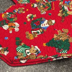 Vintage Christmas, Bear Table Runner Quilted