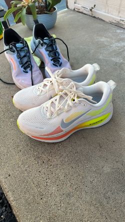 Women Nike ZOOM Running Size US 8.5