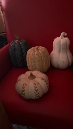 Decoration pumpkins