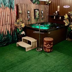 Luxuria Spa Hot Tub jacuzzi New