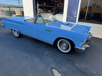 1957 Ford Thunderbird