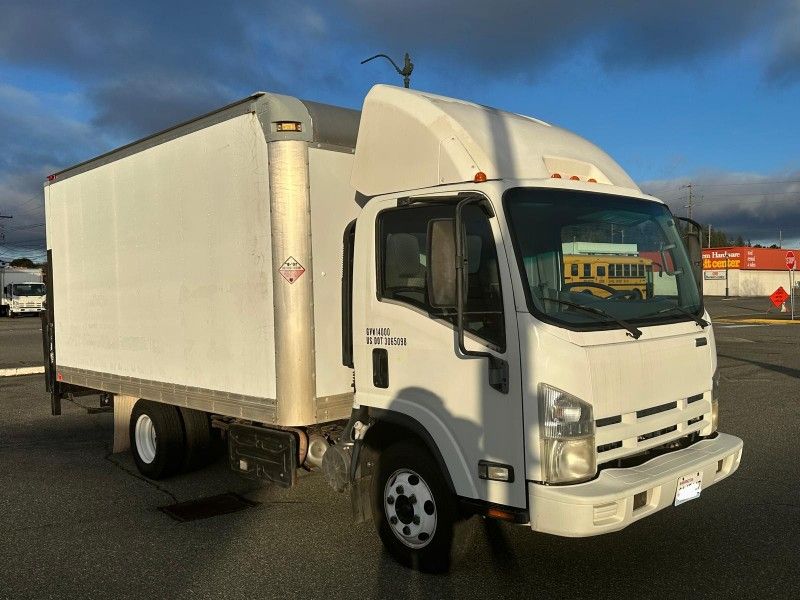 Lower price! 2011 NPR Box Truck w Lift Gate