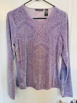Pretty NEW WITH TAGS Liz Claiborne lavender burn out top