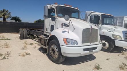 2019 Kenworth 270 cab chassis