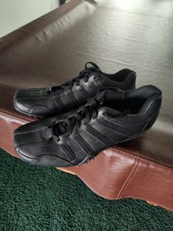 Skechers Shoes 11 Med.
