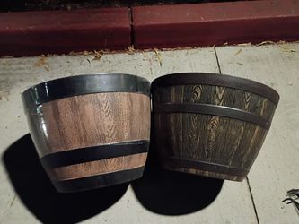 Barrel-Style Plastic Planters Set of 2