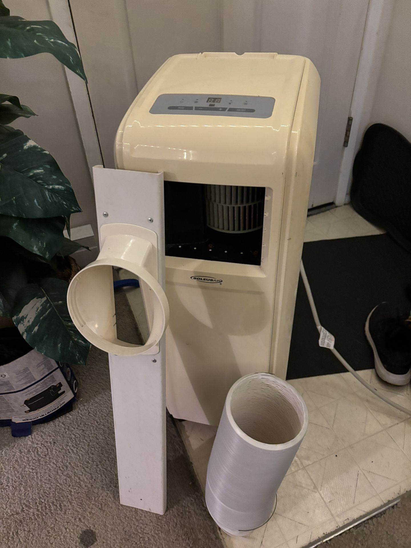 FREE AC Unit - Need gone ASAP