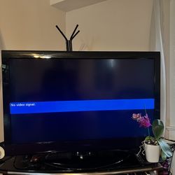  Toshiba Tv with Stand & Remote
