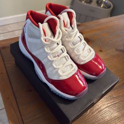 Jordan 11 Cherry Red 6.5 Boys