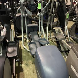 Precor EFX245 elliptical with Adjustable CrossRamp