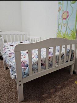 Toddler Bed (White)
