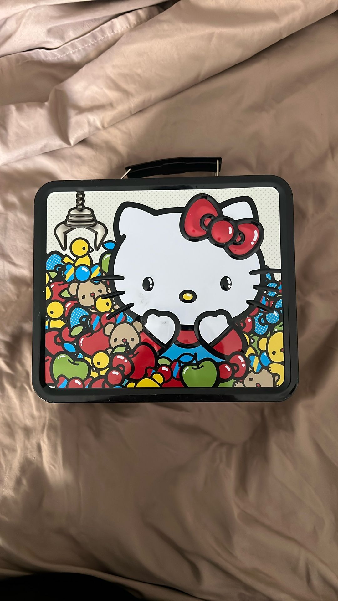 Hello kitty Metal lunch Box