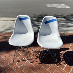 Set Of 2. Plastic Chair with Chrome Base / Contemporary Armless Dining Chair