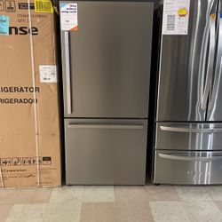 Hisense Stainless Steel Bottom Freezer Refrigerator‼️‼️