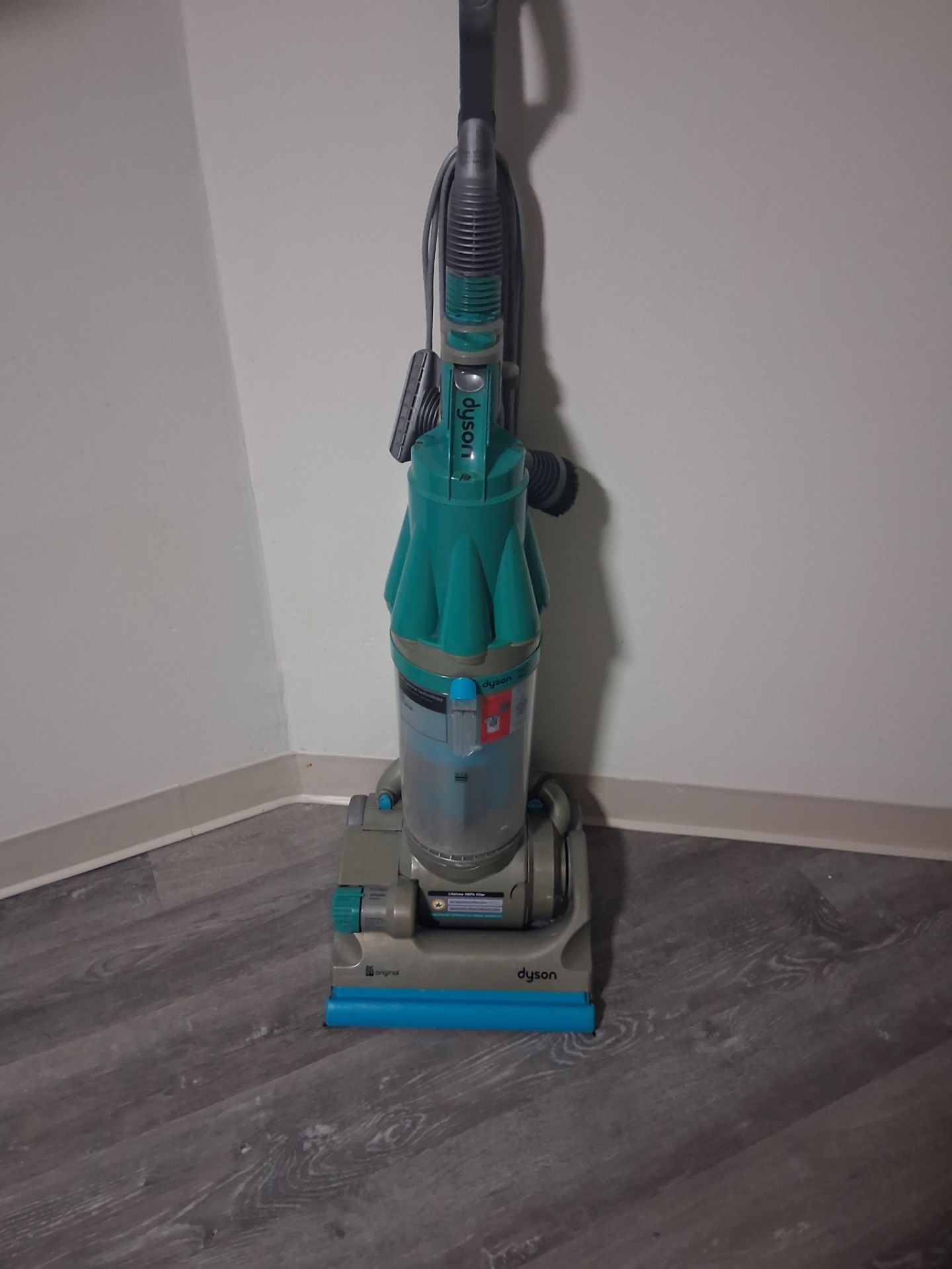 Dyson dc07 green vacuum cleaner