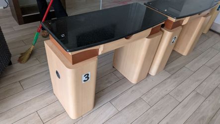 Nail salon work stations