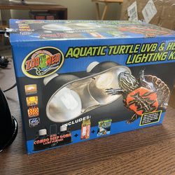 Zoo Med Aquatic Turtle UVB & Heat Lighting Kit