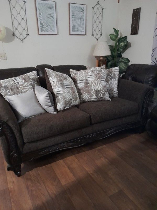 Sofa Set. *ITS STILL AVAILABLE!*