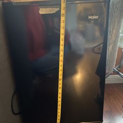 BLACK MINI FRIDGE!! 