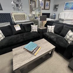 Black Sofa & Loveseat $1299🖤🖤