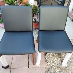 TWO WESTIN DECOR DINING CHAIR READ COMMENTS