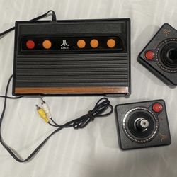 Atari Game Consol