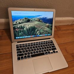 Macbook air 13 in i5 8gb ram 128gb ssd, Adobe, ms office, charger final cut logic or best offer